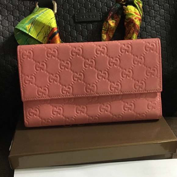 Gucci Handbags - Gucci Wallet